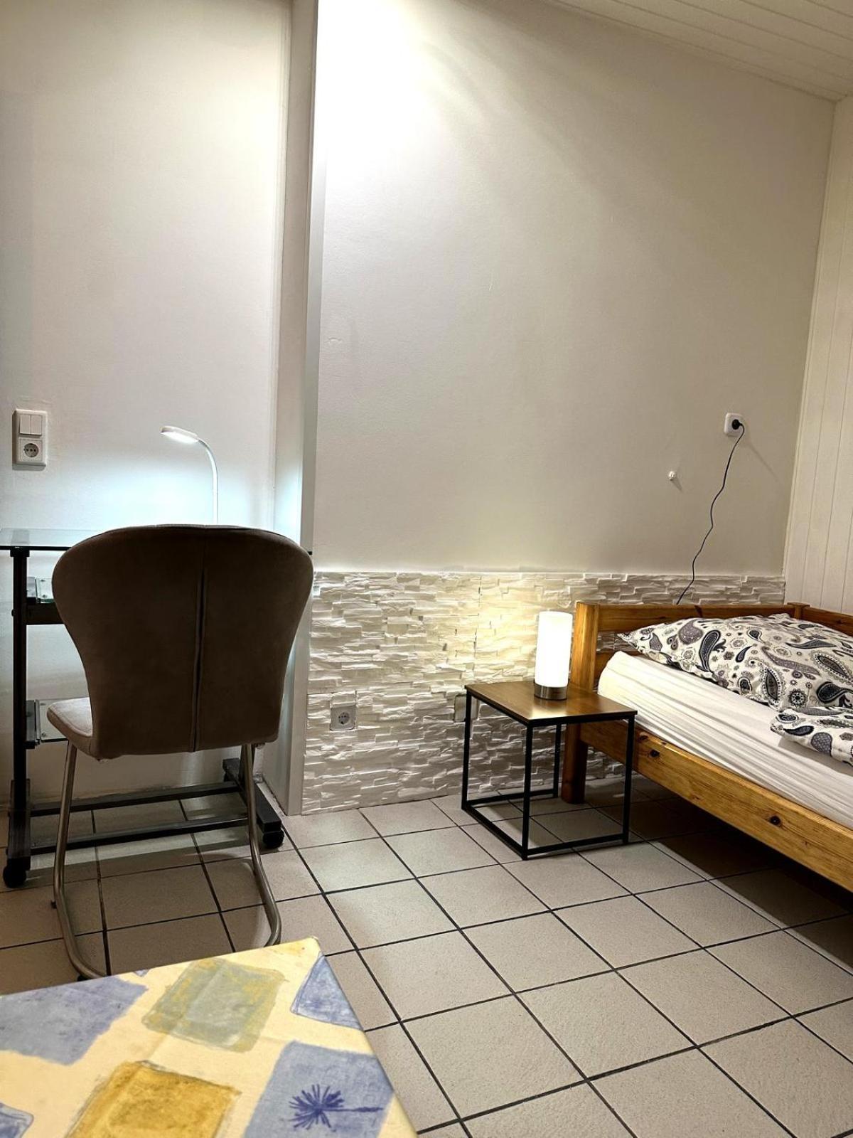 Apartment Ruhiges Apartment, Parkplaetze & Gute Anbindung City, Messe, Autobahn Dusseldorf